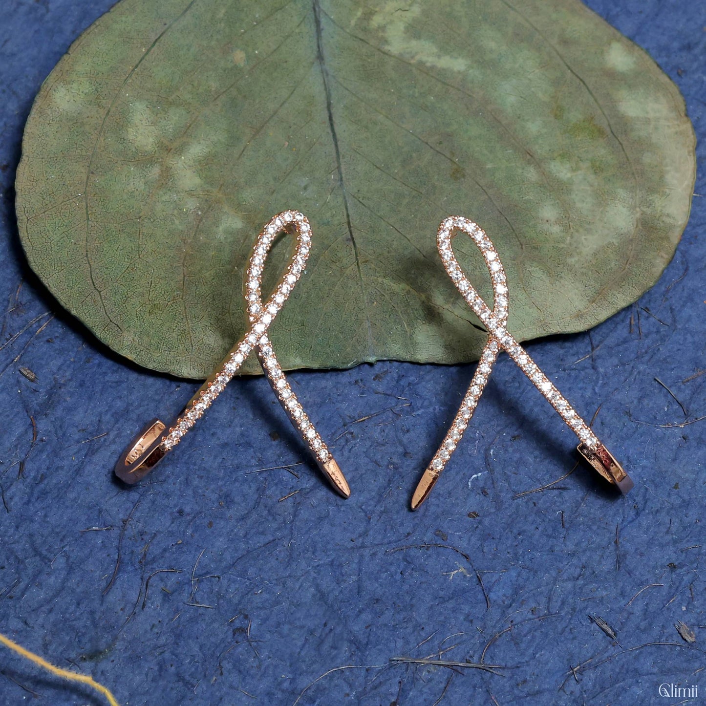 Glimmer Knot Earing