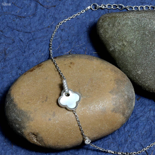 Silver Korean style clover jewelry bracelet with delicate chain and white mother of pearl pendant on stones